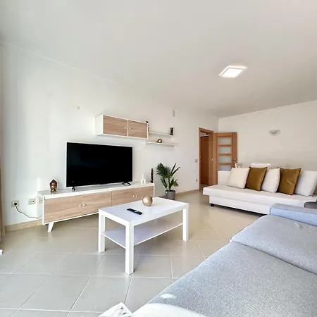 2 By Homing Armacao de Pera